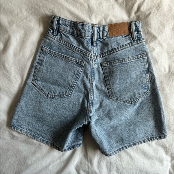Zara High Waisted Blue Shorts - Picture 2 of 2